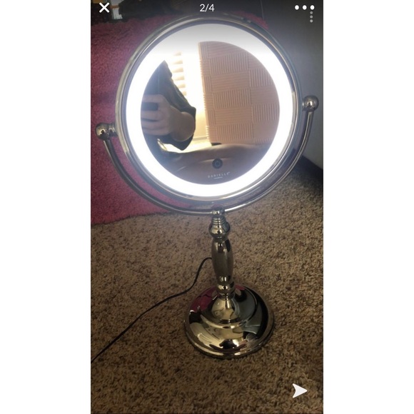 BRAND NEW CORDLESS MAKEUP MIRROR - Picture 3 of 4